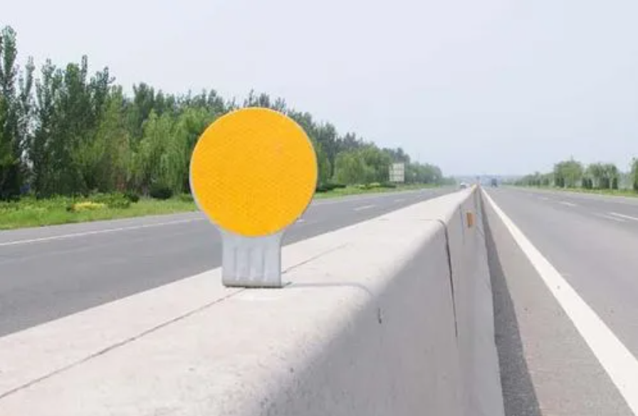 圓形輪廓標 圓形輪廓標